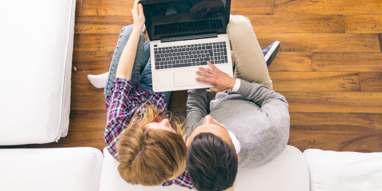 5 Wedding Planning Tasks You Can Complete From Your Couch