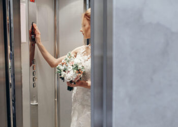 Bride gets stuck in elevator on her wedding day