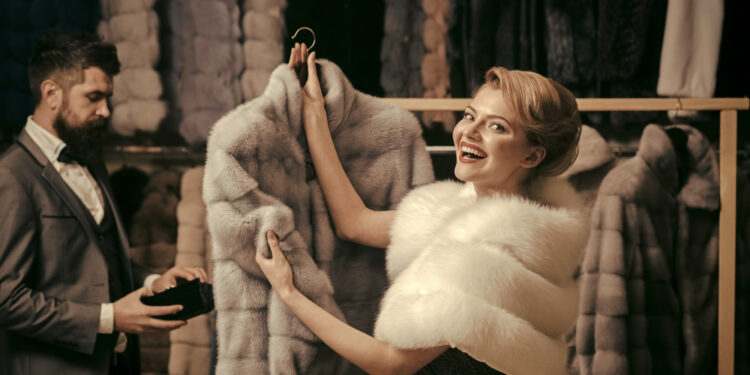 How to dress for a winter wedding