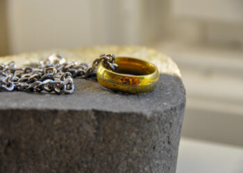 These iconic jewelry pieces are part of Hollywood history