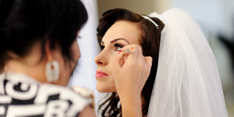 6 Steps For Long-Lasting Bridal Makeup