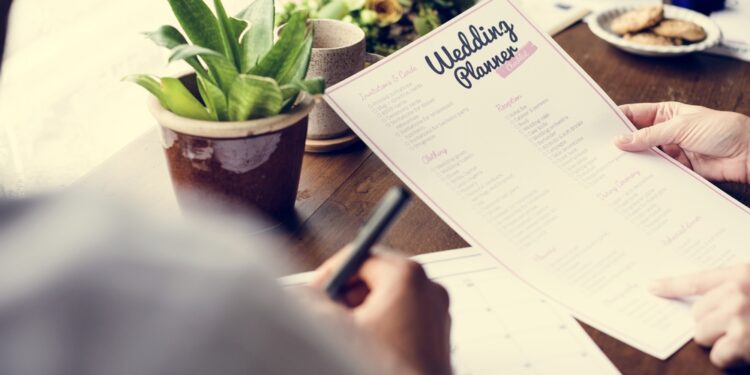 Choosing a wedding planner made easy with this top 5 list