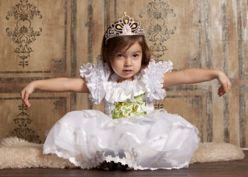 No suit, no kilt, 2-year-old boy chooses dress for mom’s wedding