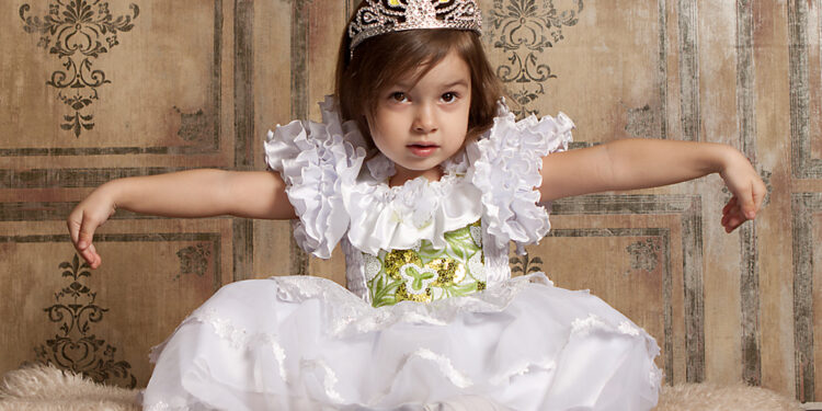 No suit, no kilt, 2-year-old boy chooses dress for mom’s wedding